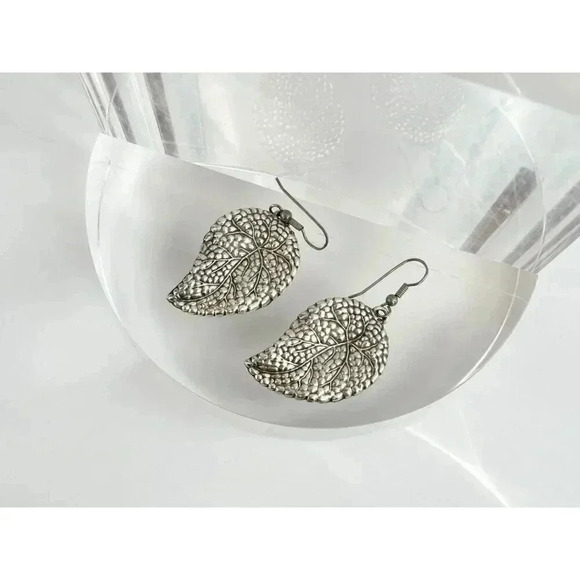 Silver Tone Vintage Leaf Shape Textured Dangle Earrings - Picture 2 of 10